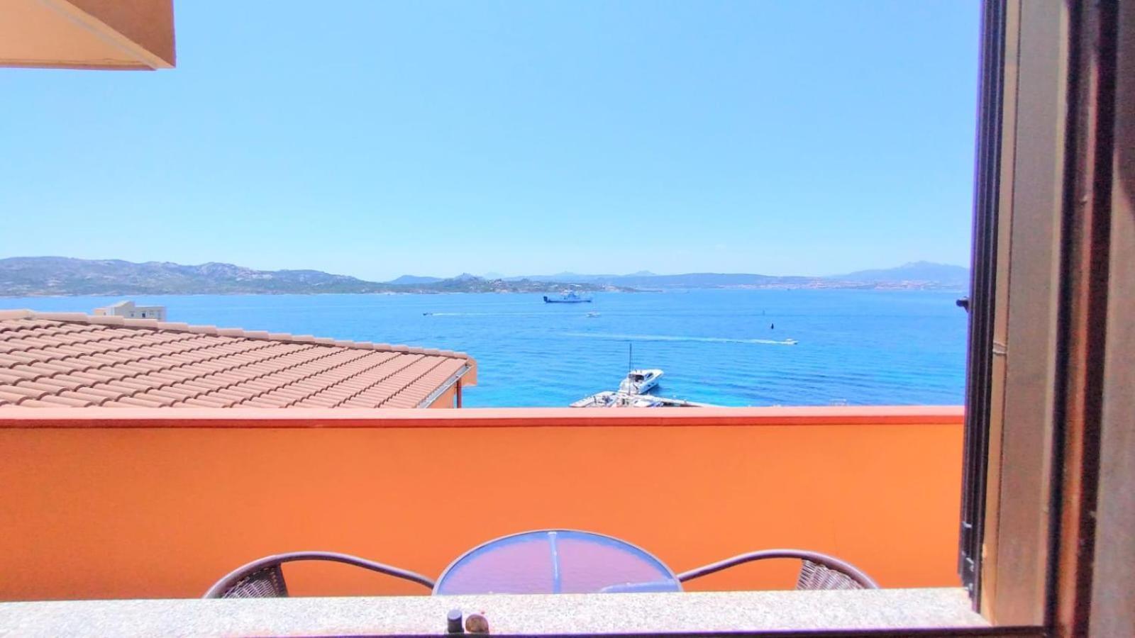 Appartamentino Panoramico...Con Finestra Sul Mare! La Maddalena  Bagian luar foto